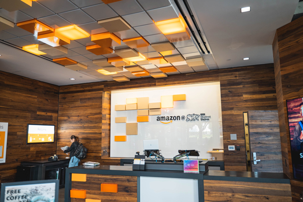 Amazon-Locker-02087